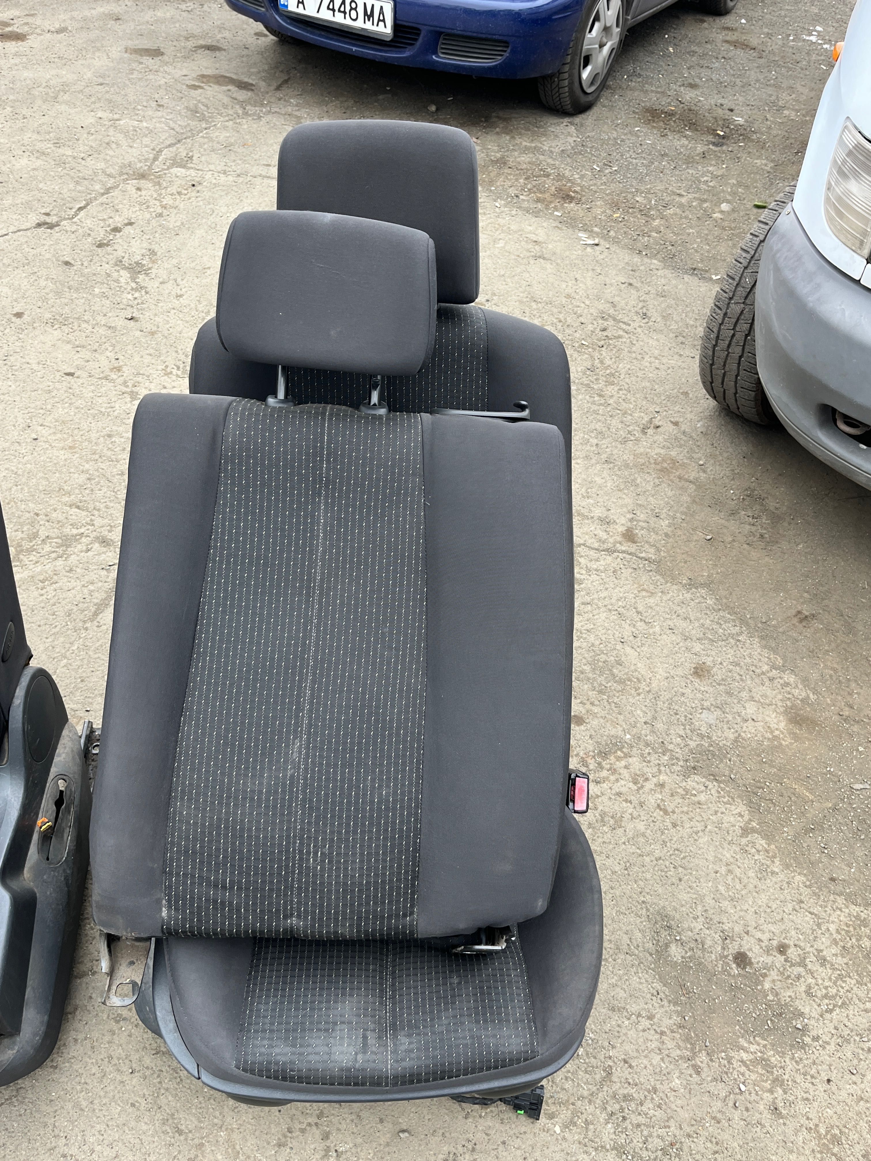 Седалки за рено меган 2 гр. Бургас Меден рудник - зона А • OLX.bg