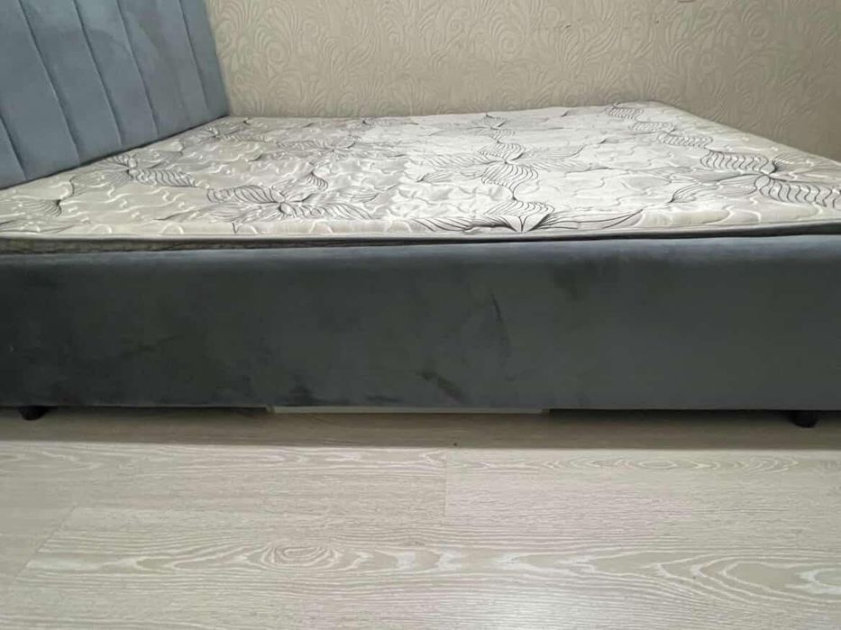 Кровать двуспальная