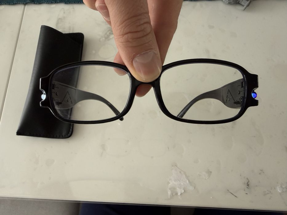 Ochelari cu LED pentru citit / lucru de aproape + husă neagră