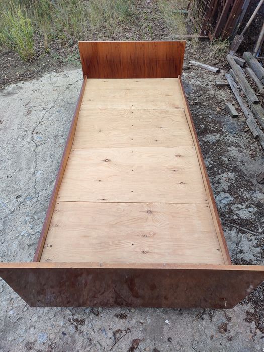 Продам  кровати с матрасом