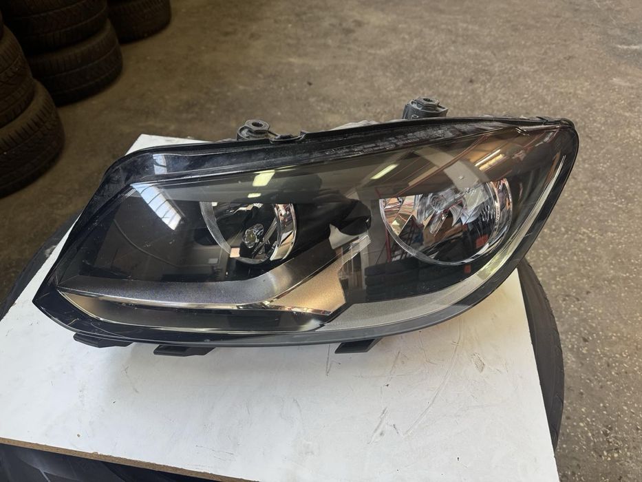 Фар за Фолксваген /VW Touran