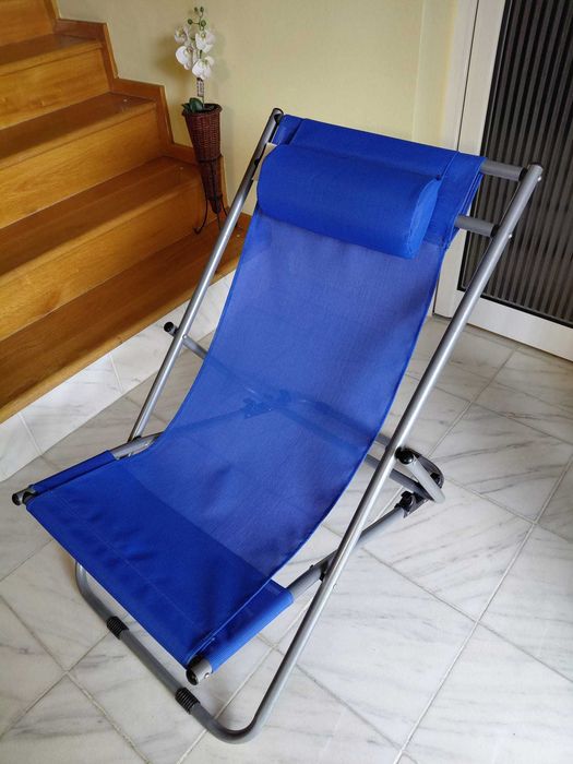 Vand 3 sezlonguri de plaja noi