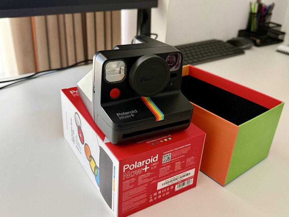 Aparat foto instant Polaroid Now Plus