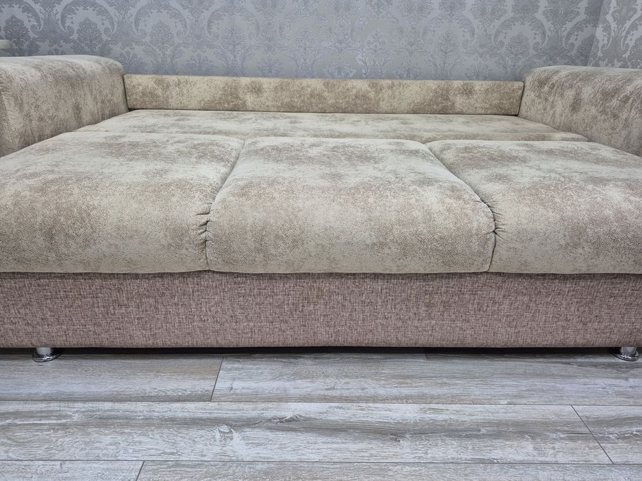 Продам диван за 100000 тг.