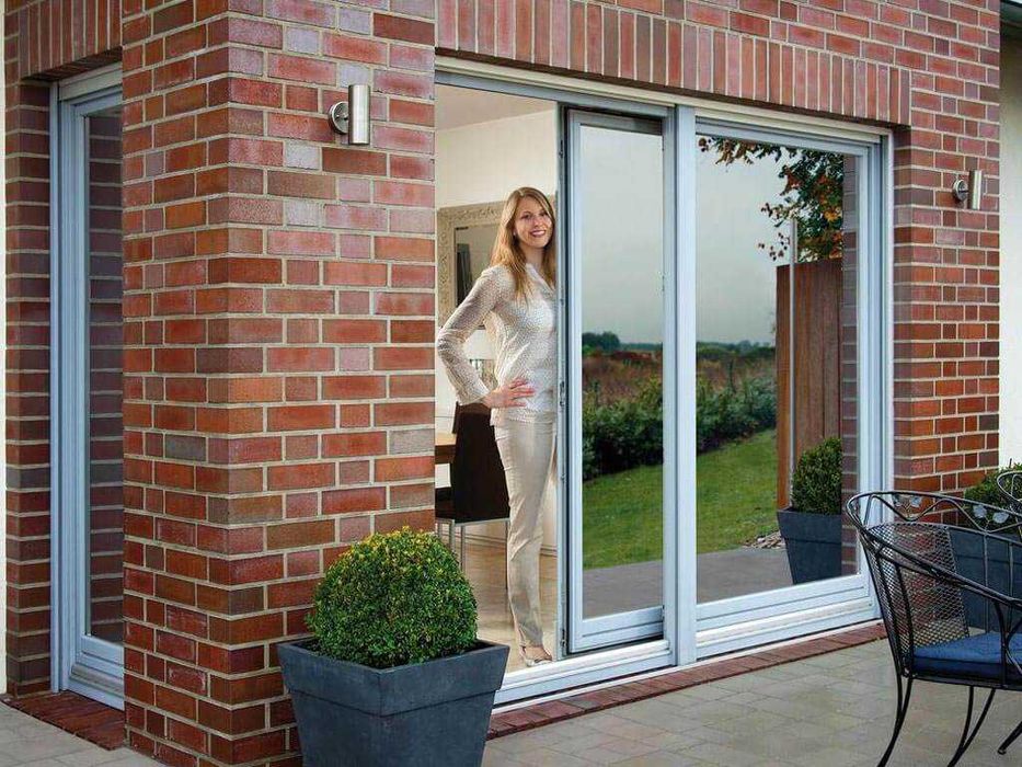 Folie reflexiva-cu protectie solara pt geamuri!Asigura intimitate ziua