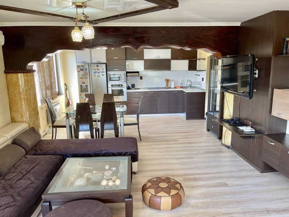 Дава се под наем Тристаен апартамент в Бургас, Лазур - 105 кв.м за 600 € - Снимка #2