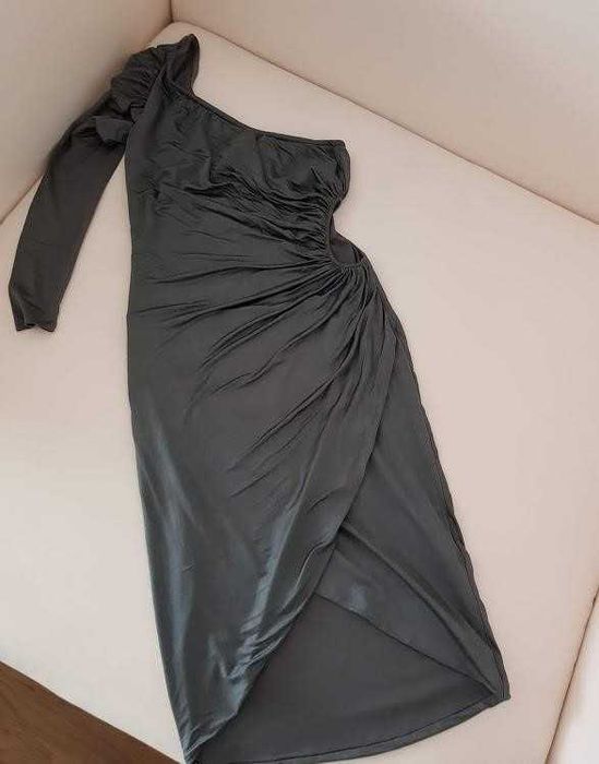 Rochie Kardashians,mar XS cred ca merge si S