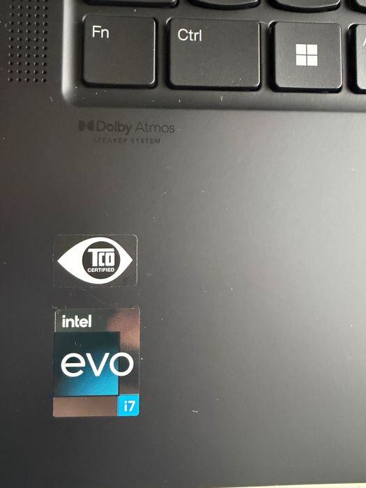 Lenovo ThinkPad X1 Carbon Gen 10 , i7  , 16 GB RAM - 1 TB SSD