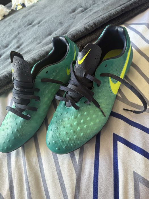 Crampoane nike magista
