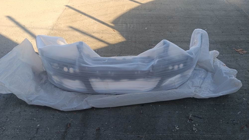 Предна ЧИСТО НОВА GTI броня за голф 5   (Predna GTI bronq za golf V)