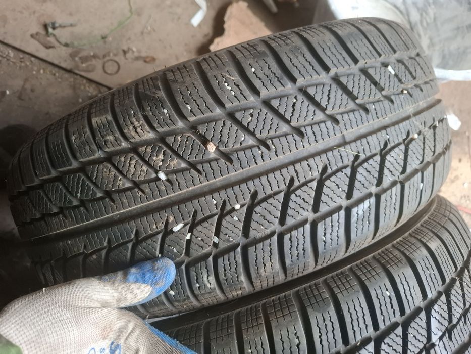 Vand 2 anvelope 195 50 16 ca noi de iarna dot 2020