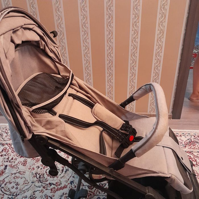 Продам коляску . Цена 20000 тенге