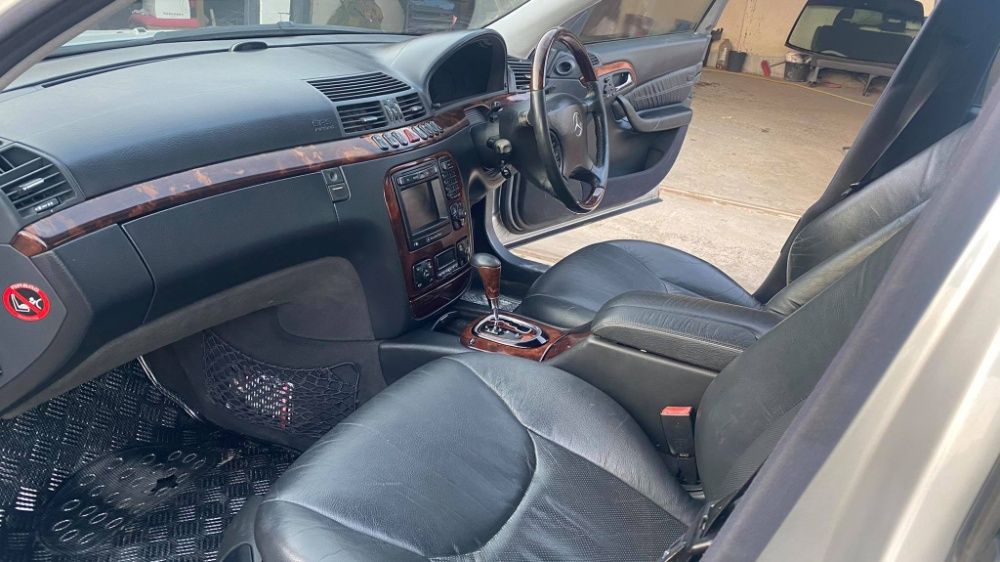 само на части Mercedes S klasa S400 и S320