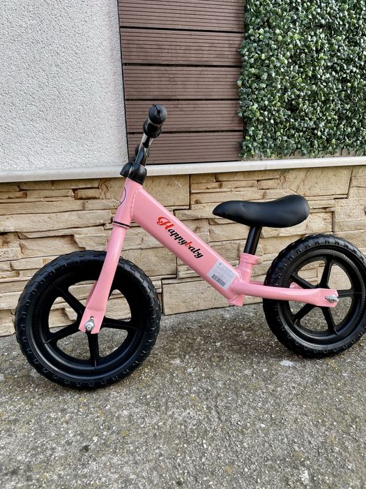 Баланс колело - Червено, синьо, черно, бяло, розово