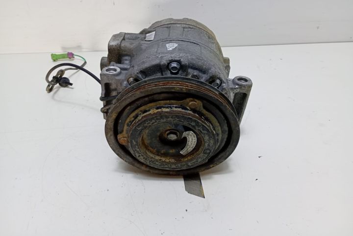 Compresor clima 8D0260808 Volkswagen VW Passat B5.5 (facelift)