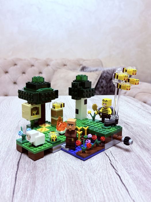 Minecraft lego сет 21165 Bee farm