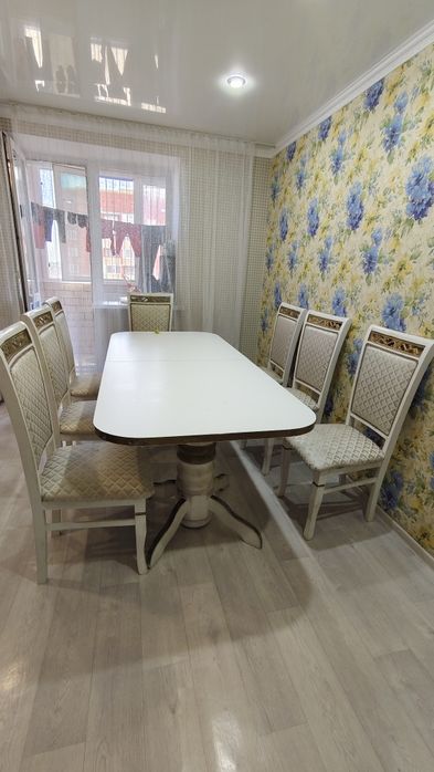 Продам стол+8 стульев