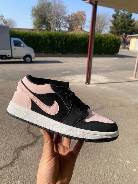 Кроссовки отличное качество|По оптовой цене| имеются разные модели|