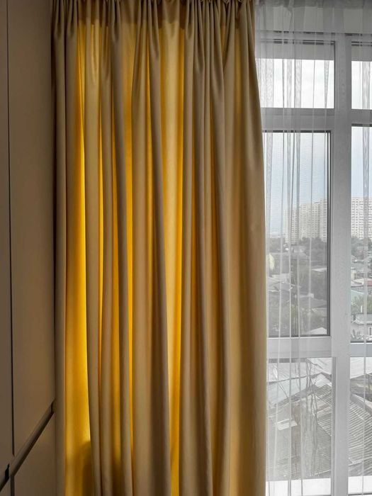 Продаю шторы на окна