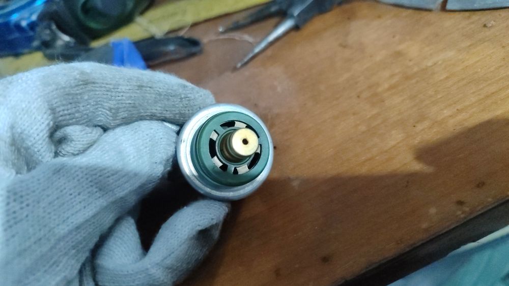 Обратный клапан Мерседес 111 двигатель