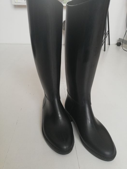 Стилни гумени ботуши+ раница с кожени елементи