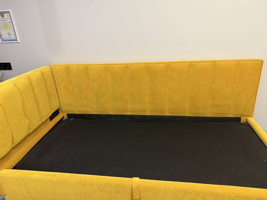 Продам кровать 200*90 с матрасом