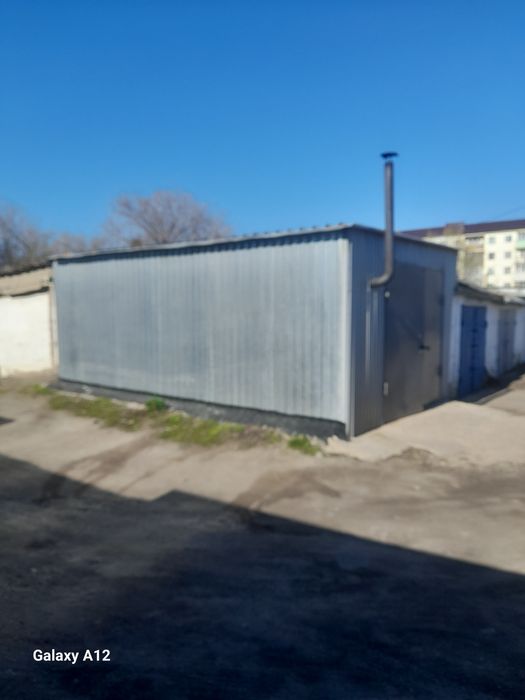Продам гараж на проспекте.