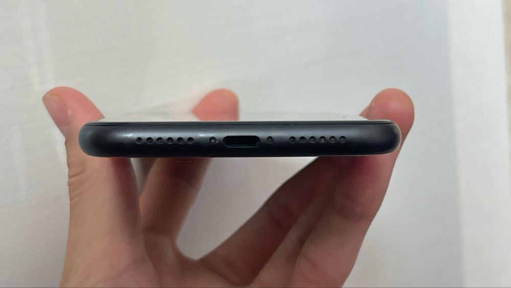 IPhone 11 128GB в идеалным сост