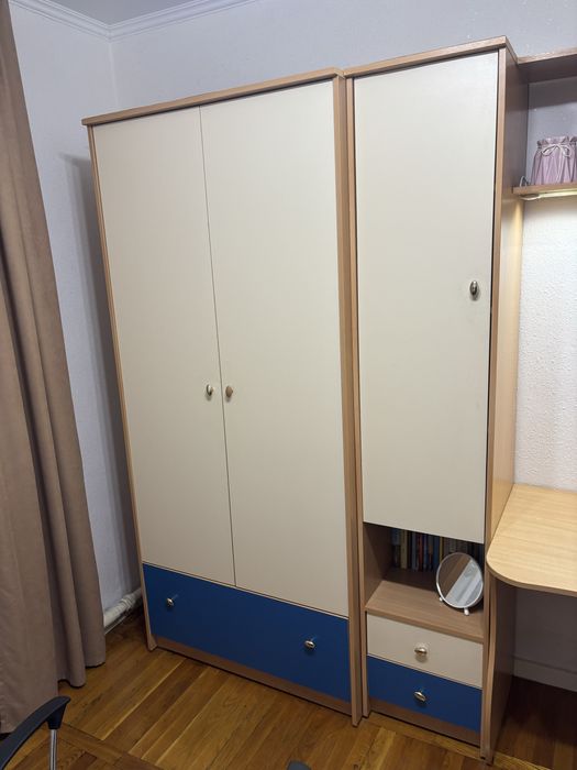 Продам гарнитур в детскую