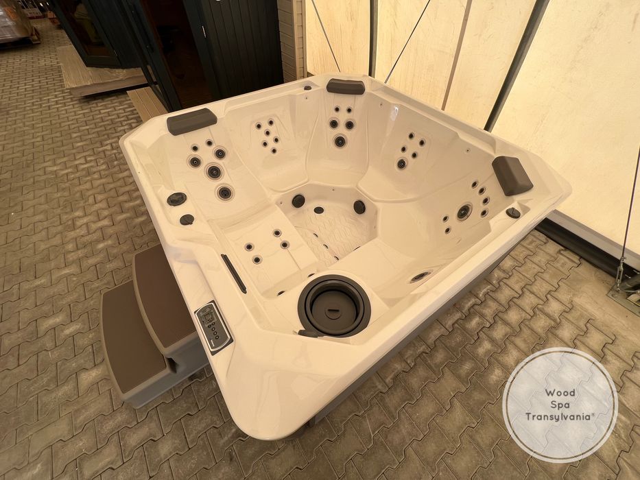 Jacuzzi - Hot Tub - Hidromasaj - Hot Spring - Wood Spa TRANSYLVANIA®