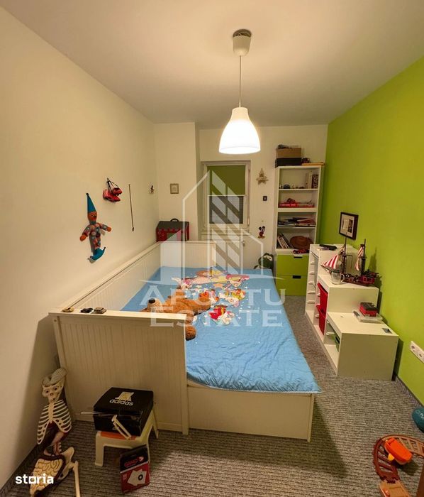 Apartament de vanzare cu 3 camere, bloc nou, centrala proprie,Aradului