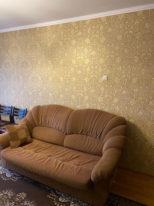 Диван с двумя креслами