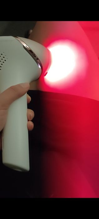Epilate definitivă cu Philips Lumea Prestige IPL BRI950 / 00