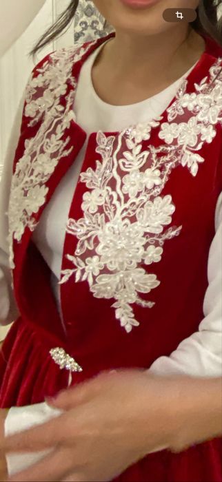 Продам платье с жилеткой