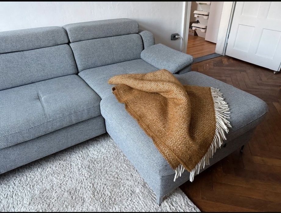 Canapea extensibilă cu spațiu pentru depozitare