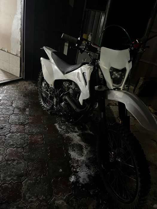 Продам эндуро 250куб