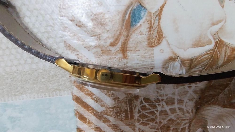 Продам часы  Луч