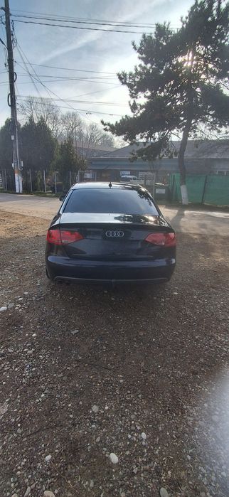 Audi a4 b8  143 cp