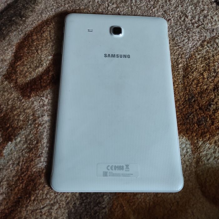 Планшет Samsung t 561