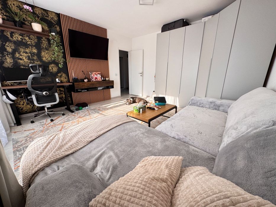 Apartament cu 2 camere decomandate
