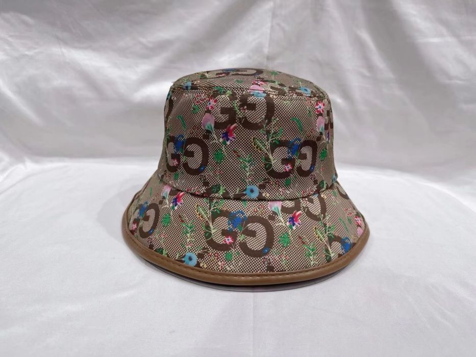 Шапки на Prada ,Dior, Gucci, и др