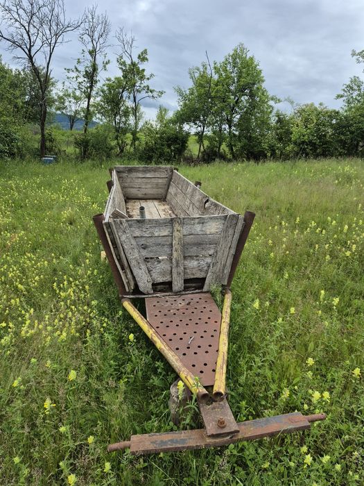 Vând sau schimb remorcă.