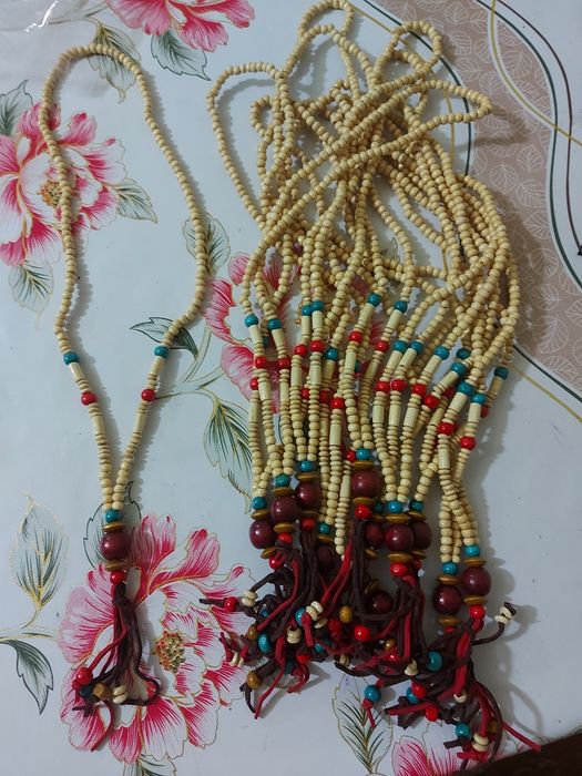 12 buc. Colier african din lemn