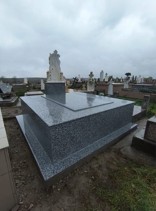 Constructii monumente funerare, Mozaic, Marmura, Granit. Cruci!