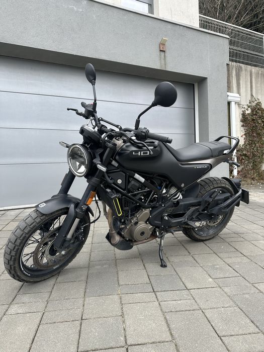 Motocicleta Husqvarna Svartpilen 401