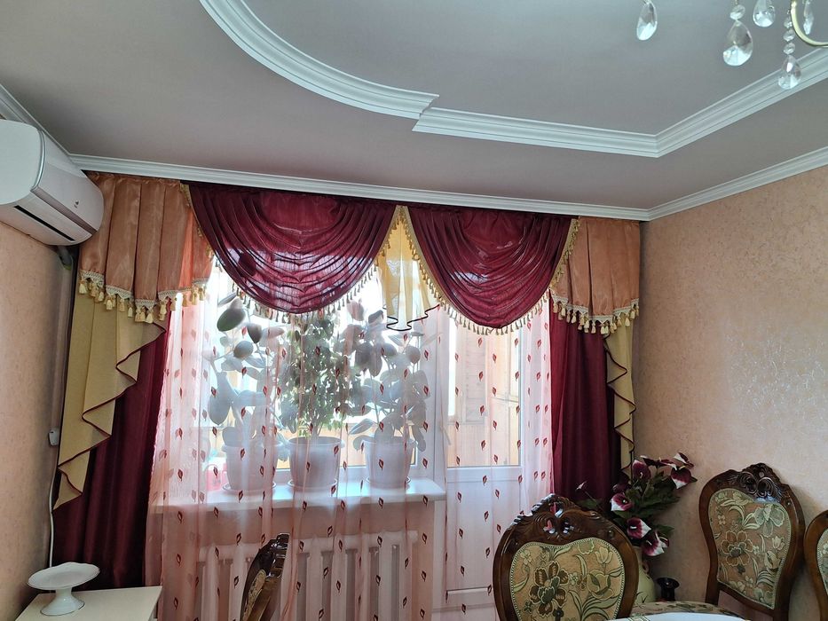 Шторы и тюль в комплекте в отличном состоянии. Цена 25000 тенге
