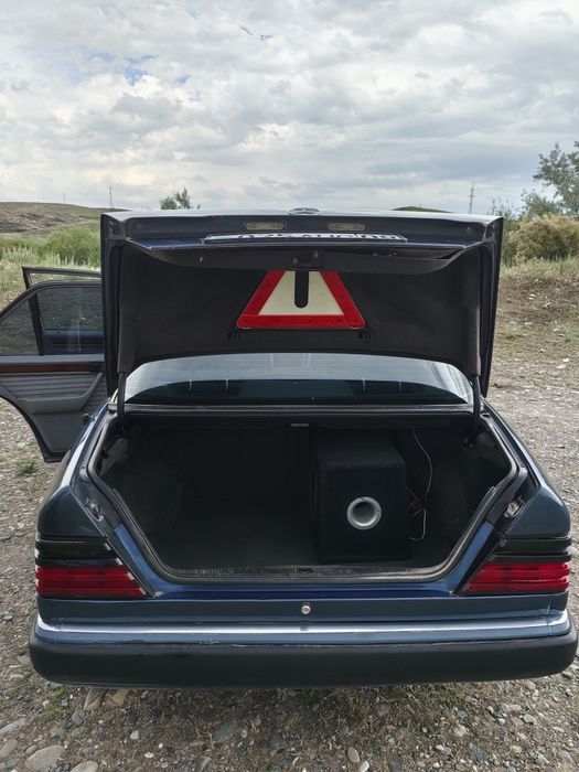 Мерседес  W124 Е260