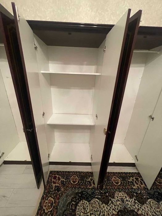 Продам гарнитур Итальянский