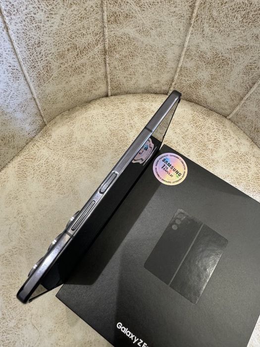 Samsung galaxy z fold 5