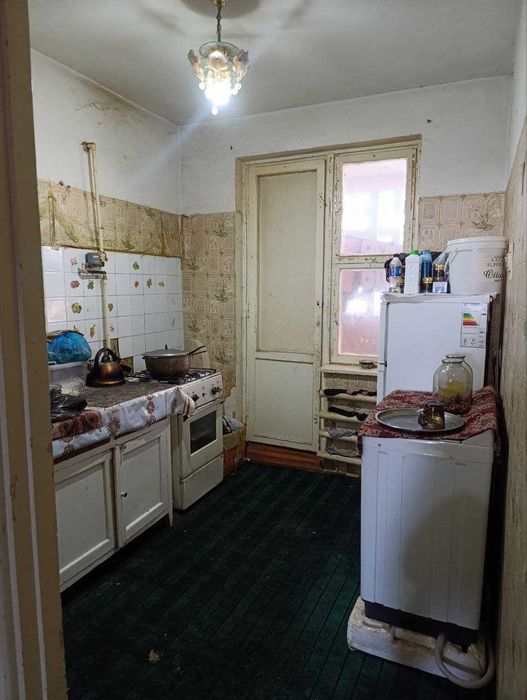 Квартира дешево, выгодно, трехкомная с двумя большими балконами